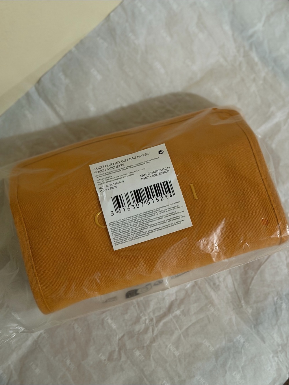 Brand new Gucci mustard yellow beauty travel Pouch with Gold Logo - Picture 14 of 17